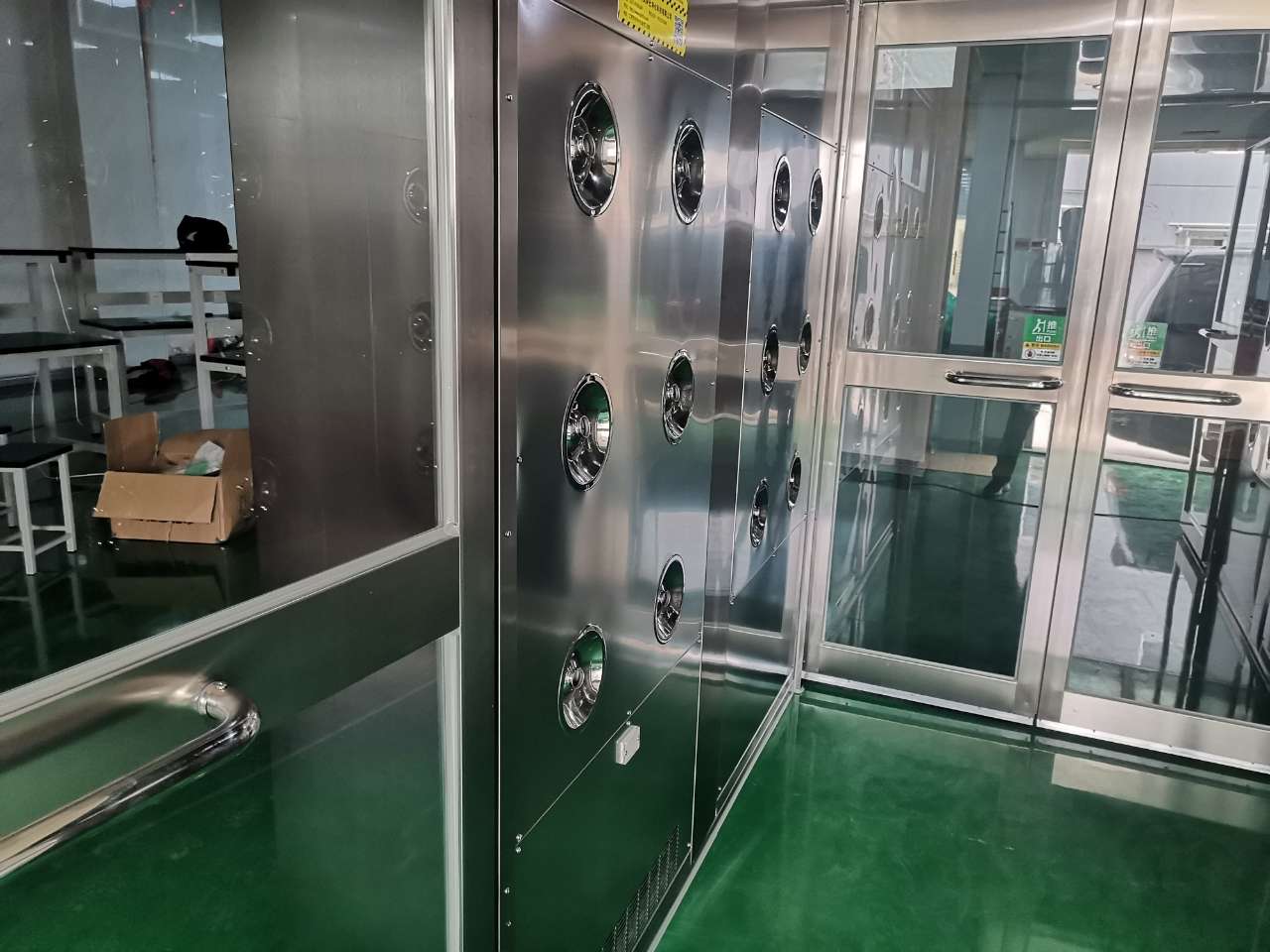 天津市津香元商贸有限公司安装风淋门