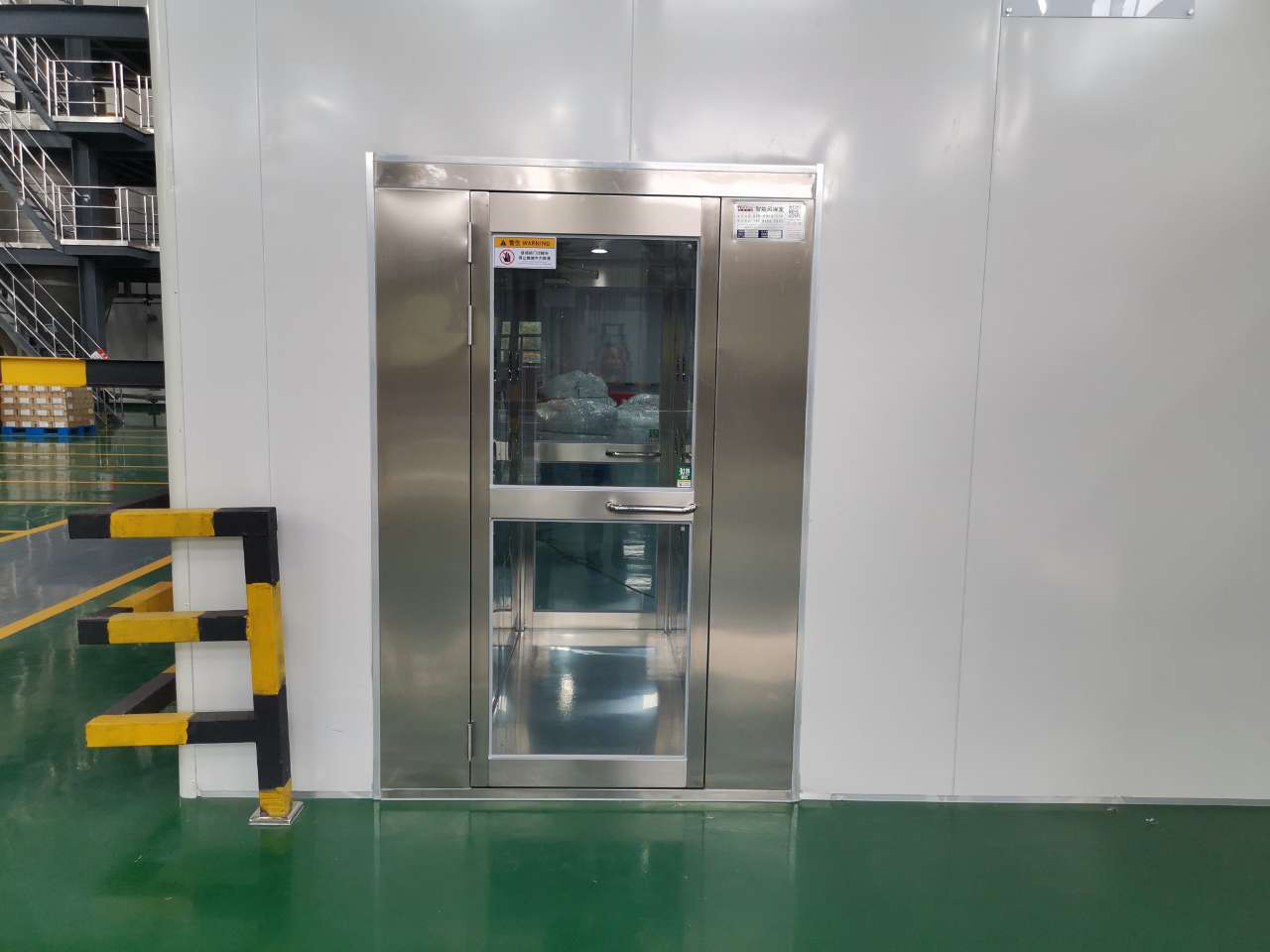 山东鹏翼建筑工程有限公司风淋室安装